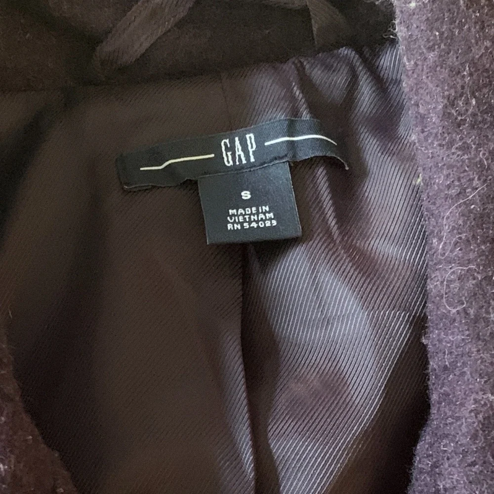 Gap‎ 3/4 length sleeve wool coat. Never worn